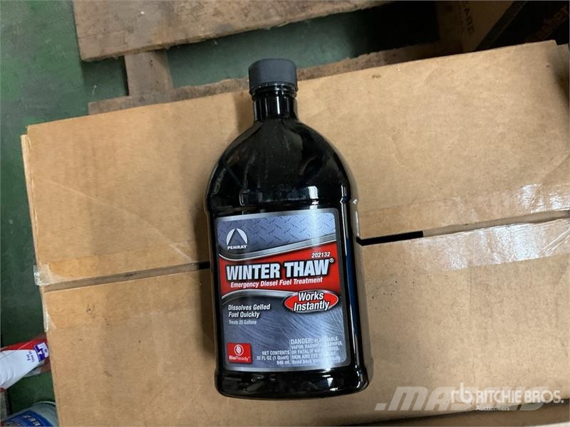 (18) Bottles Windshield Washer Fluid, (12) Bottles Drugi deli