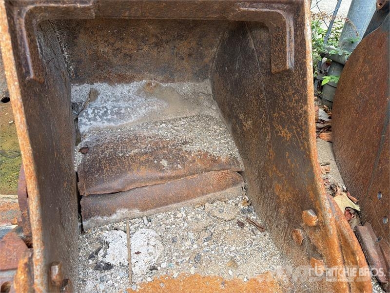 19 in Digging Excavator Bucket - Fits Komatsu PC45 Baldes