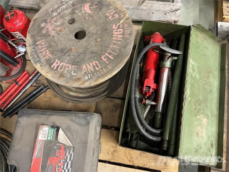 (2) Hydraulic Rams, (4) Jacks and Partial Spools Andet tilbehør