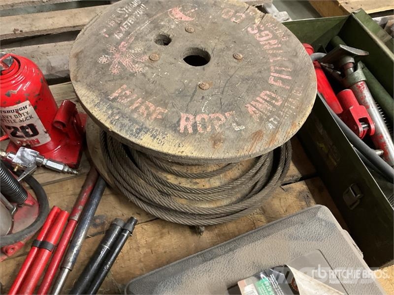 (2) Hydraulic Rams, (4) Jacks and Partial Spools Andet tilbehør