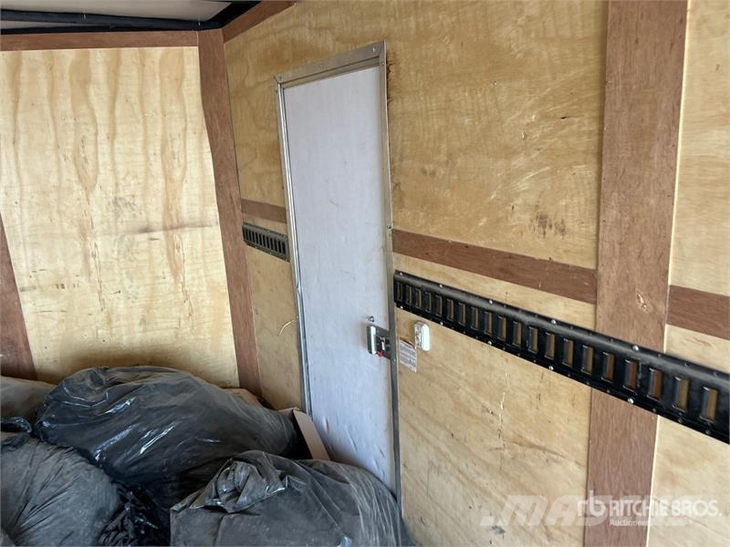  20 ft T/A Enclosed Trailer Прицепы-фургоны
