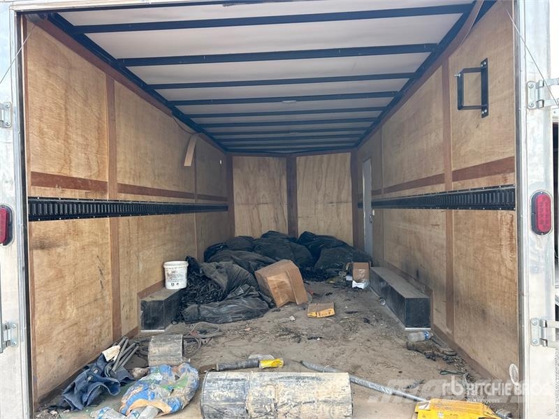  20 ft T/A Enclosed Trailer Прицепы-фургоны