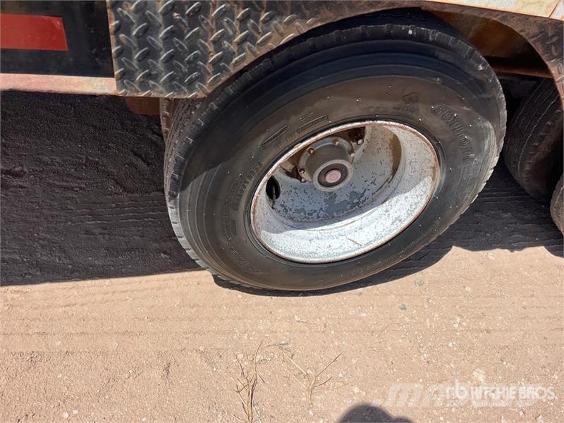  20 ft T/A Equipment Trailer Vehicle transport trailers
