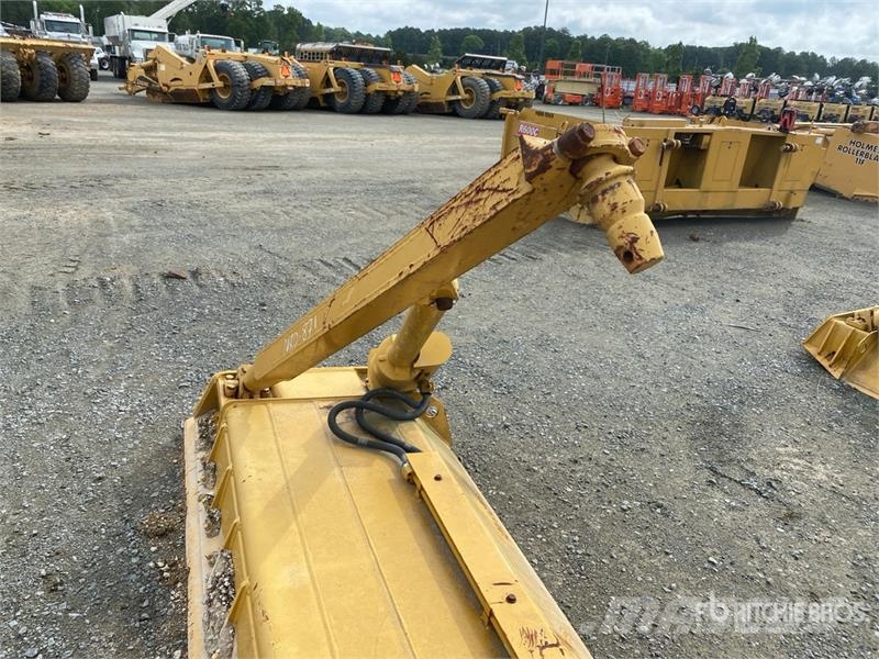 200 in PAT Dozer Blade - Fits Cat D6 Blades