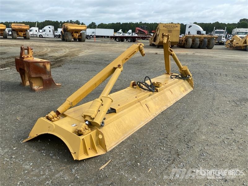 200 in PAT Dozer Blade - Fits Cat D6 Blades