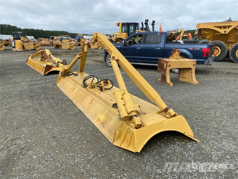 200 in PAT Dozer Blade - Fits Cat D6 Blades