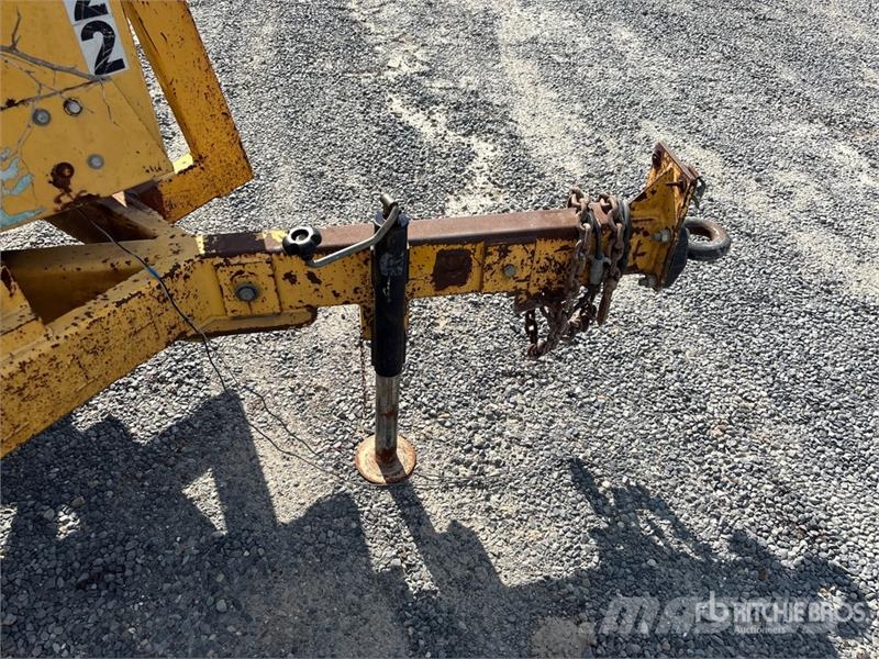 200XP Tow-Behind Wood Chipper ماكينات تقطيع أخشاب الحراجة