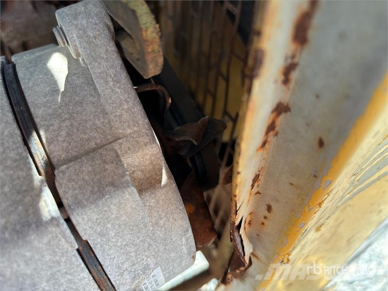 200XP Tow-Behind Wood Chipper ماكينات تقطيع أخشاب الحراجة