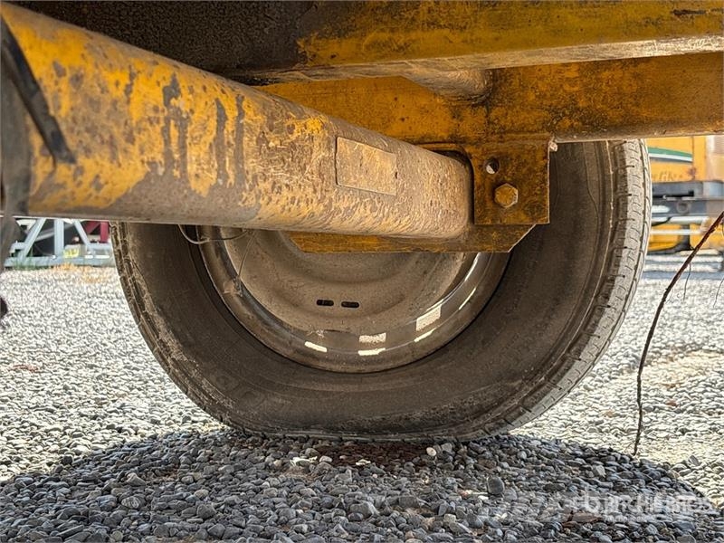 200XP Tow-Behind Wood Chipper ماكينات تقطيع أخشاب الحراجة
