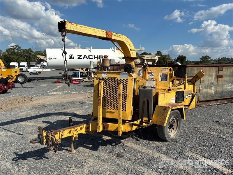 200XP Tow-Behind Wood Chipper ماكينات تقطيع أخشاب الحراجة