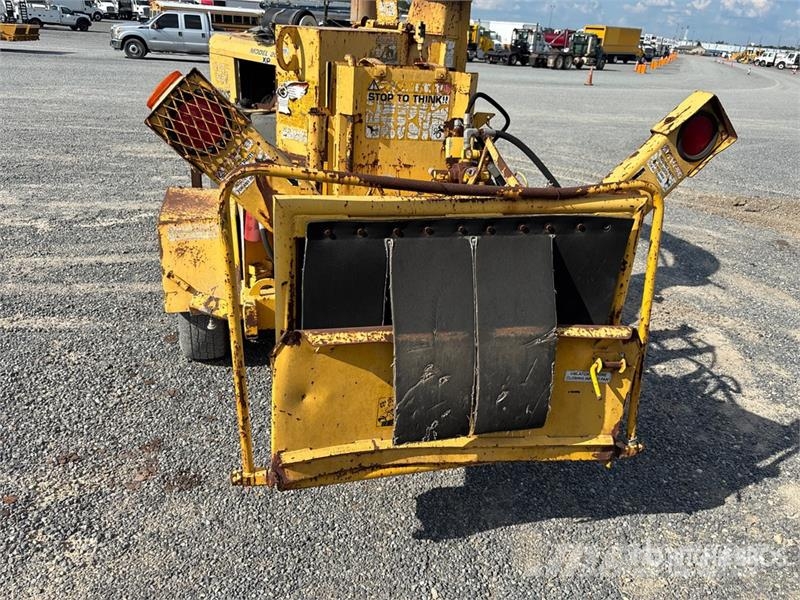200XP Tow-Behind Wood Chipper ماكينات تقطيع أخشاب الحراجة