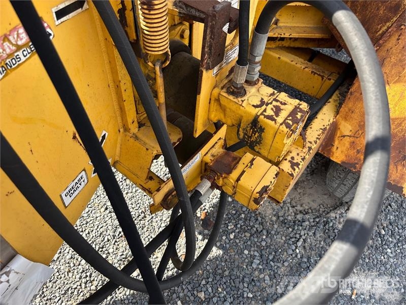 200XP Tow-Behind Wood Chipper ماكينات تقطيع أخشاب الحراجة