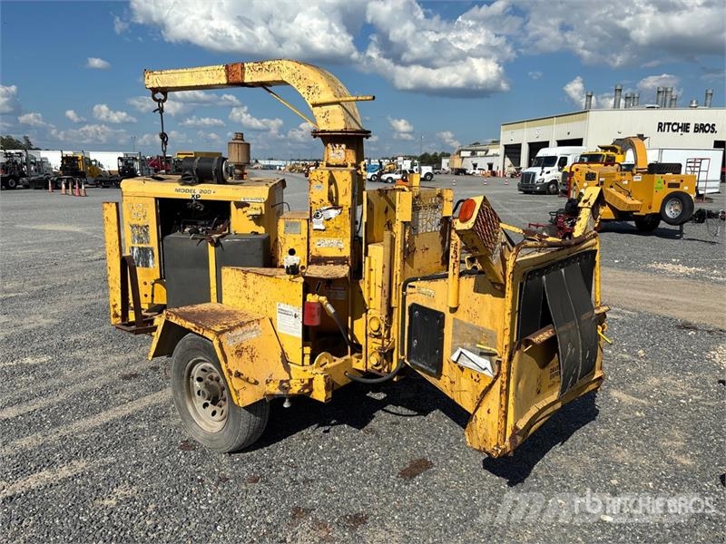 200XP Tow-Behind Wood Chipper ماكينات تقطيع أخشاب الحراجة