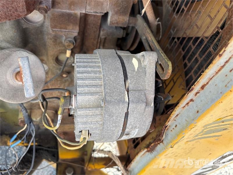 200XP Tow-Behind Wood Chipper ماكينات تقطيع أخشاب الحراجة