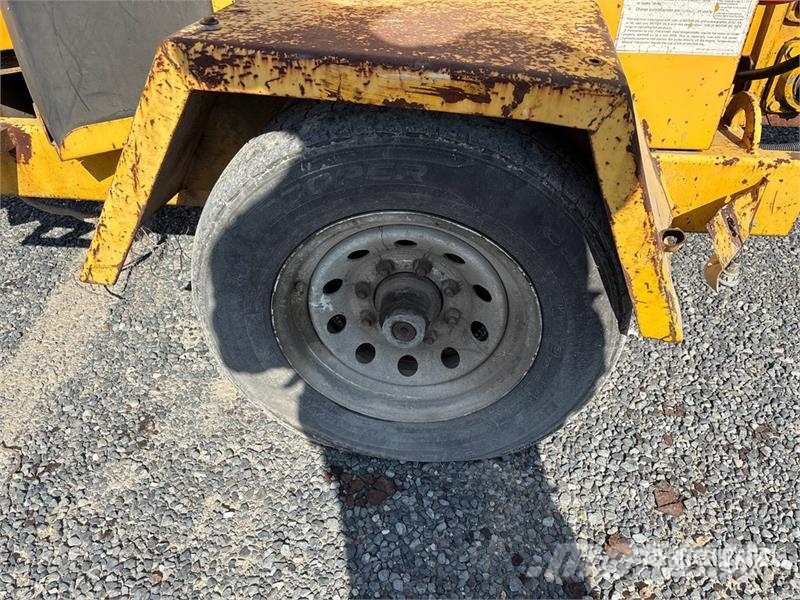 200XP Tow-Behind Wood Chipper ماكينات تقطيع أخشاب الحراجة
