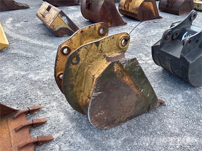 22 in Digging Backhoe Rear Bucket - Fits Case 580K Žlice
