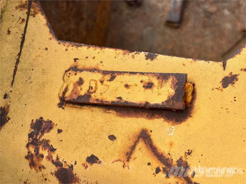 22 in Digging Backhoe Rear Bucket - Fits Case 580K Žlice