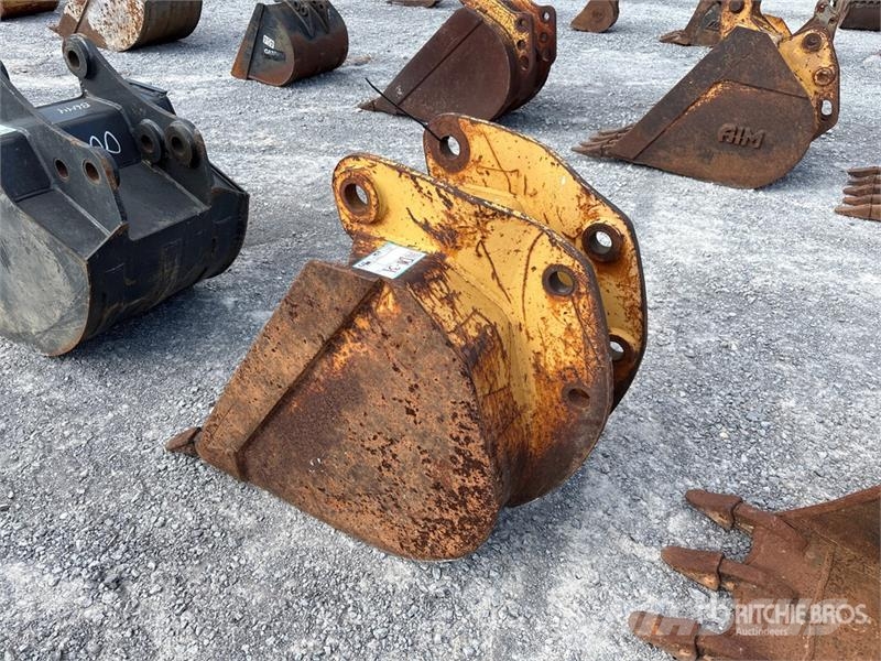 22 in Digging Backhoe Rear Bucket - Fits Case 580K Žlice