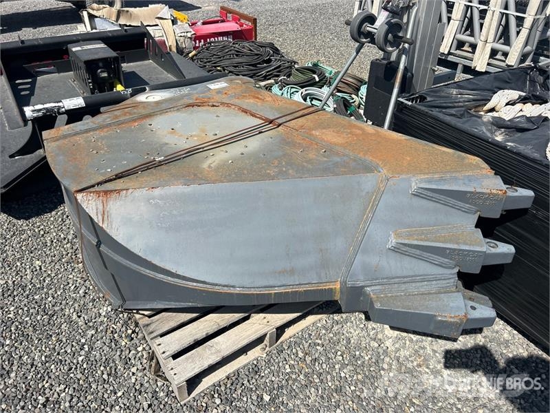  22 in V-Ditching Excavator Bucket Skovle