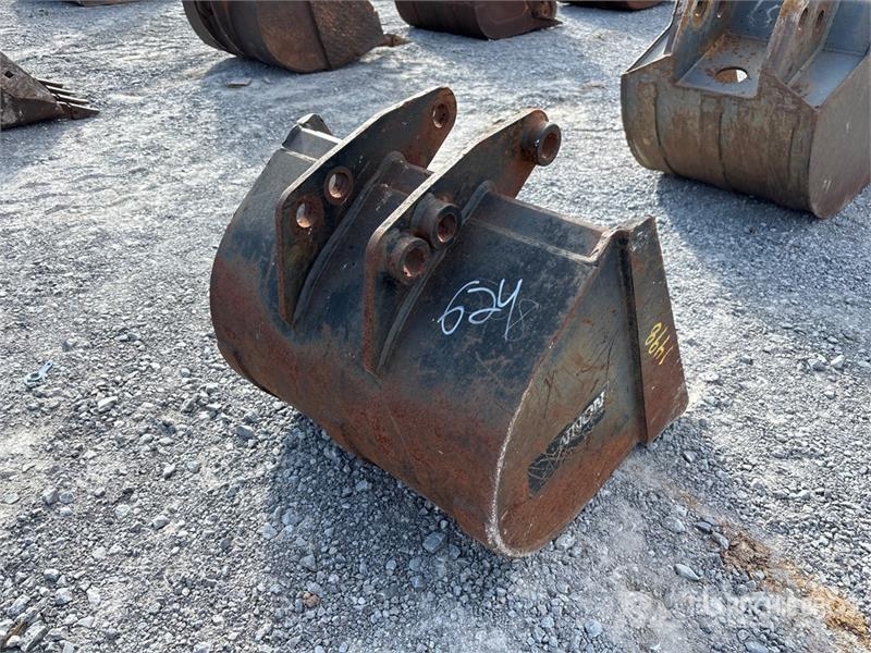  24 in Cleanup Excavator Bucket - Fits Cat 302 Kašike / Korpe