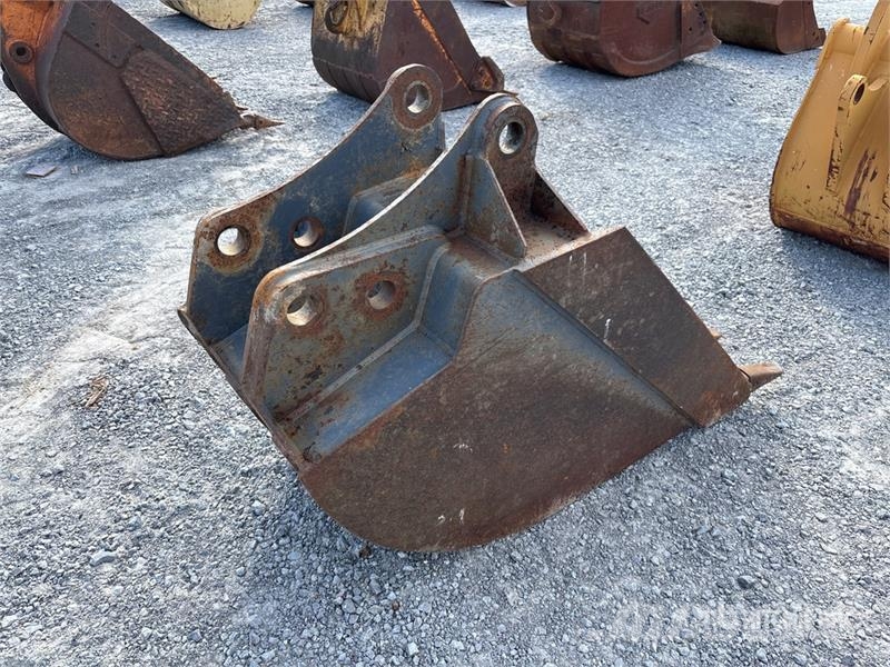 24 in Digging Backhoe Rear Bucket - Fits Ford/New Žlice