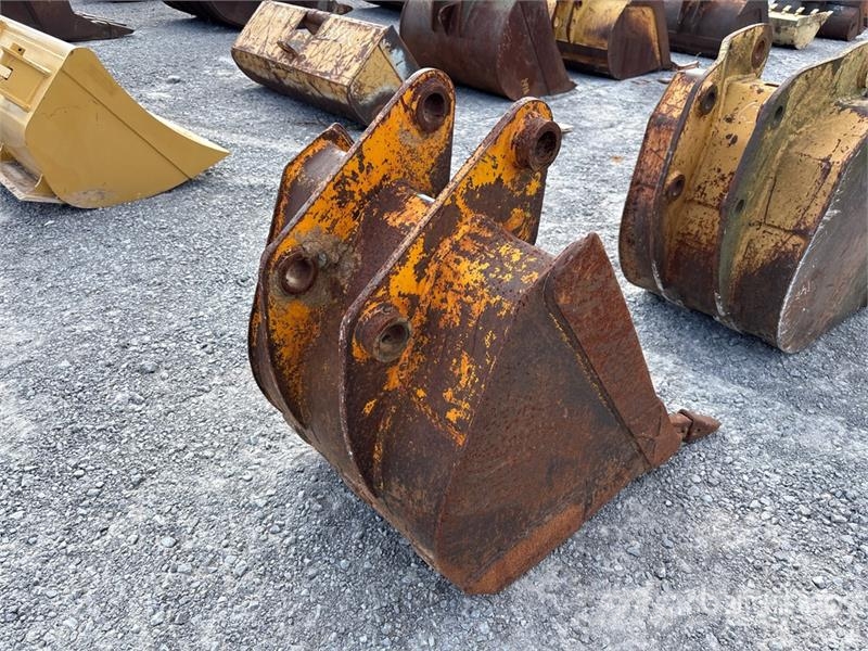 24 in Digging Backhoe Rear Bucket - Fits JCB 3CX / Žlice