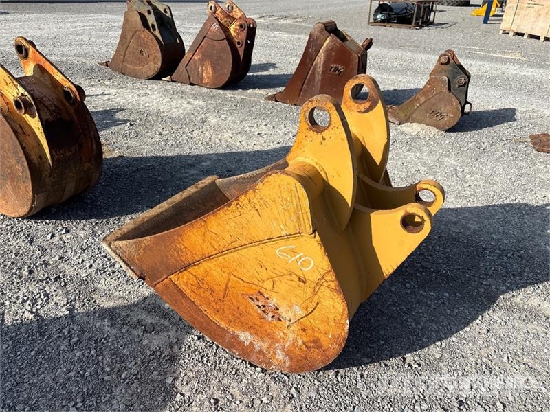24 in Digging Backhoe Rear Bucket - Fits Case 580K Žlice