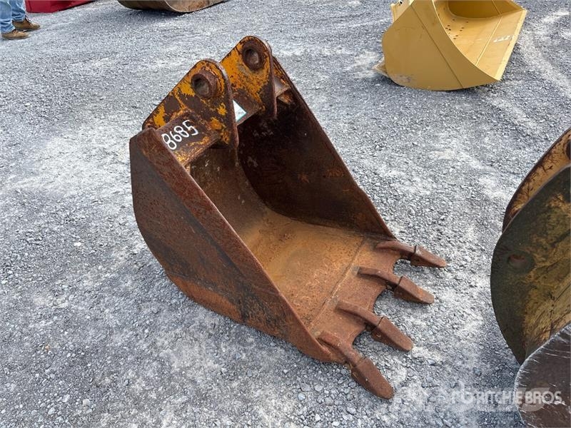 24 in Digging Backhoe Rear Bucket - Fits JCB 3CX / Žlice