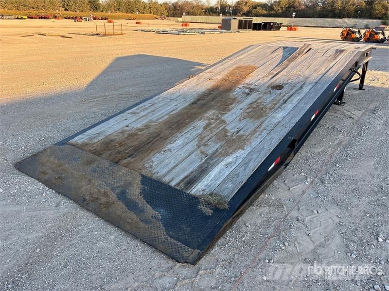  25 ft x 8 ft 4 in Loading Ramp معدات البناء - غير ذلك