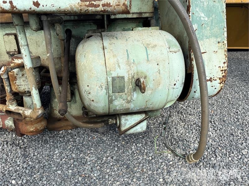 25 in Standard Lodge & Shipley Lathe معدات البناء - غير ذلك