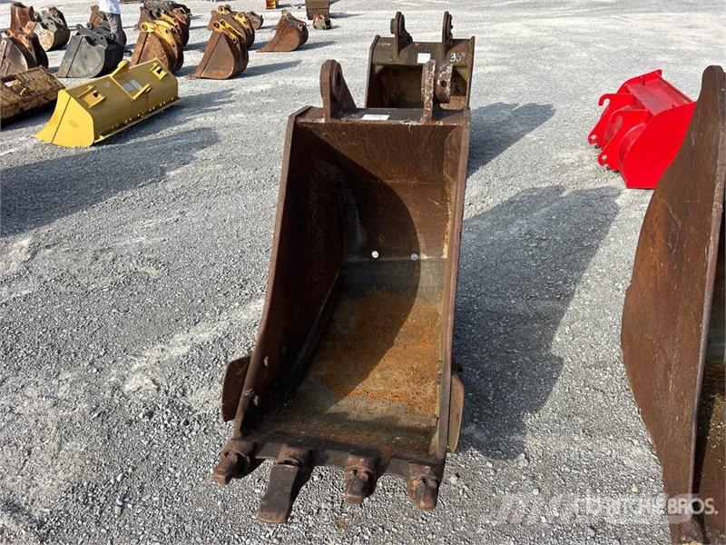 28 in Digging Excavator Bucket - Fits Cat 320 Žlice