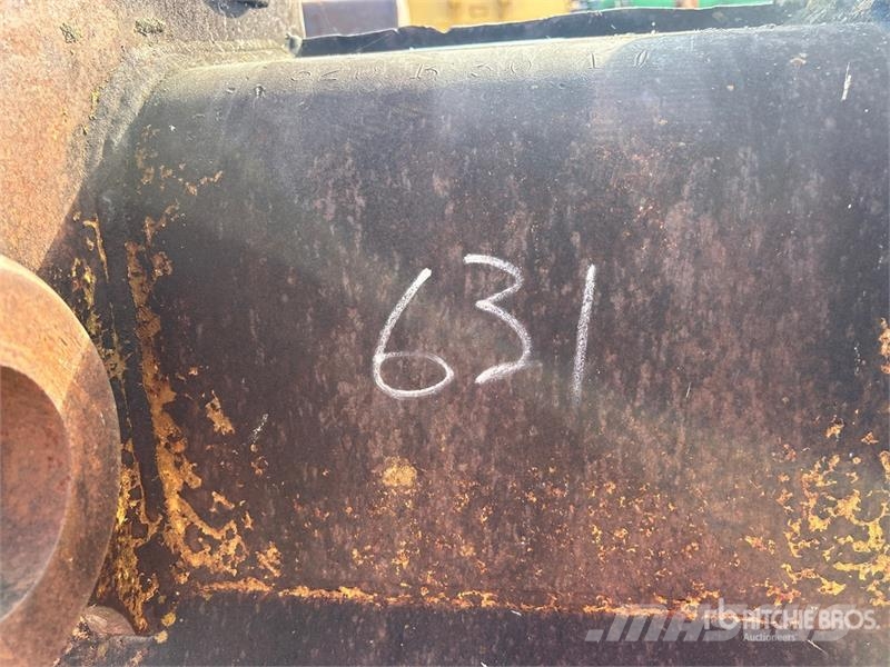 28 in Digging Excavator Bucket - Fits Cat 323 Žlice