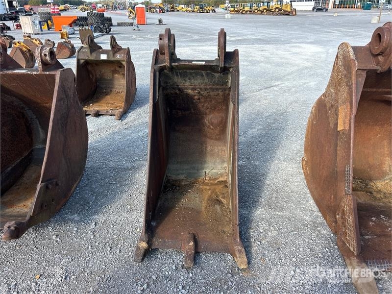 28 in Digging Excavator Bucket - Fits Cat 323 Žlice