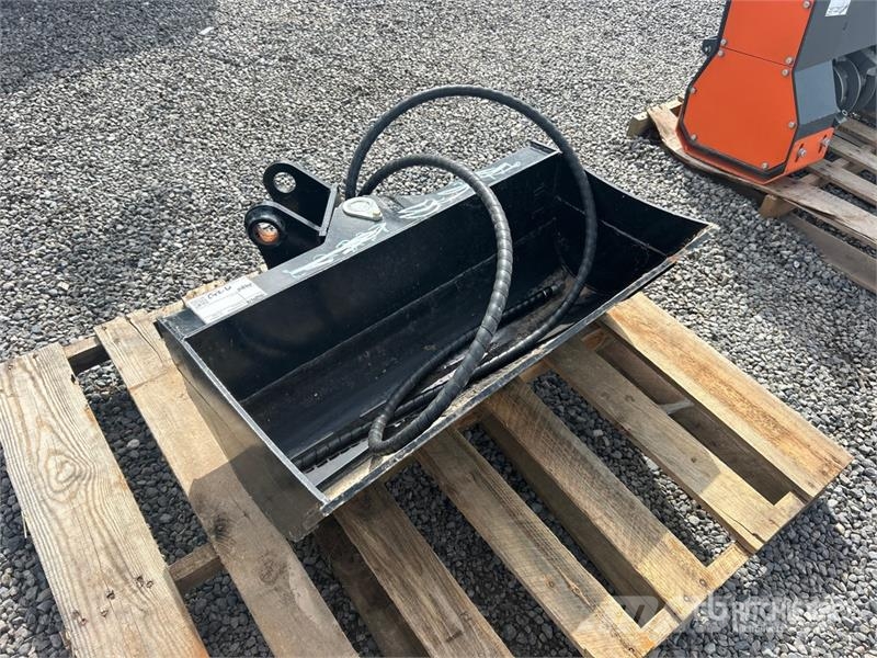 32 in Hydraulic Tilting Excavator Bucket (Unused) Łyżki do ładowarek