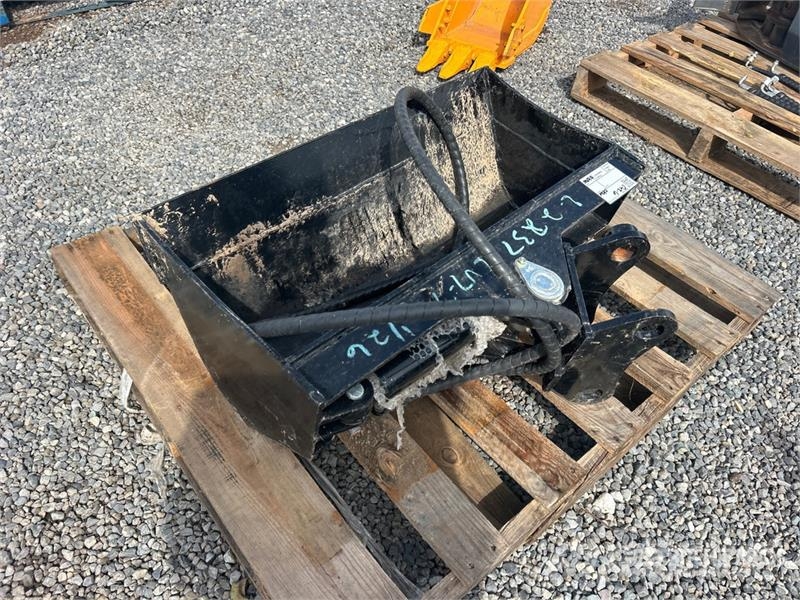 32 in Hydraulic Tilting Excavator Bucket (Unused) Łyżki do ładowarek