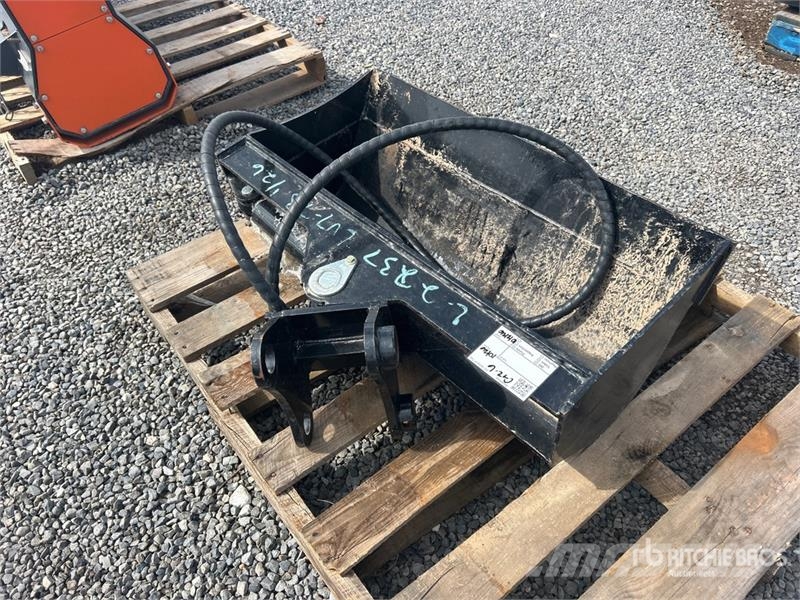 32 in Hydraulic Tilting Excavator Bucket (Unused) Łyżki do ładowarek