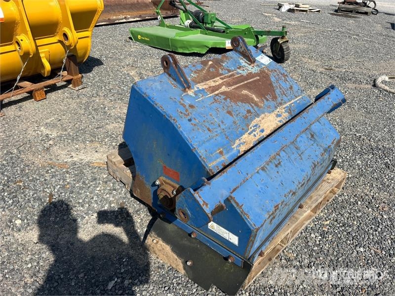  32 in Tractor Tiller ماكينات زراعية - غير ذلك