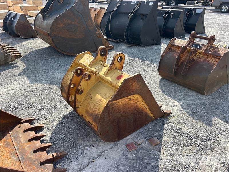36 in Digging Backhoe Rear Bucket - Fits Case 580K Kašike / Korpe