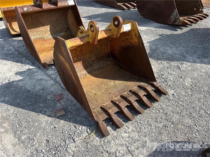 36 in Digging Backhoe Rear Bucket - Fits Case 580K Kašike / Korpe