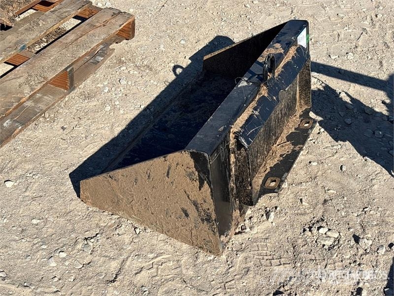  36 in General Purpose Mini Skid Steer Bucket Cucharones
