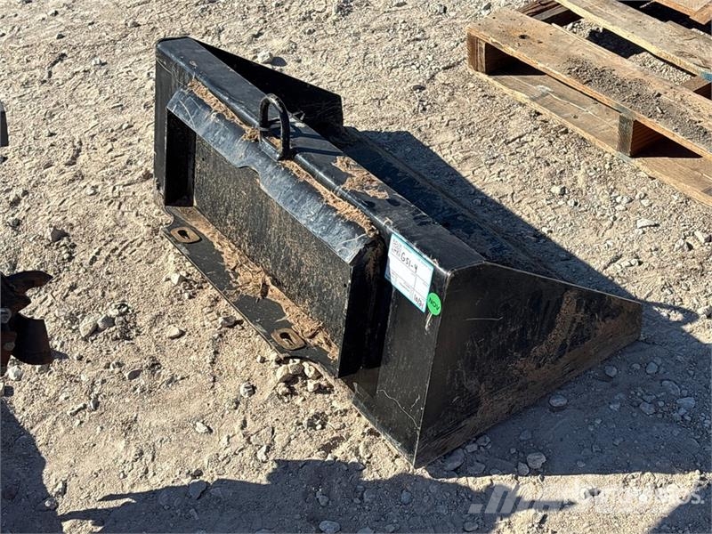  36 in General Purpose Mini Skid Steer Bucket Cucharones