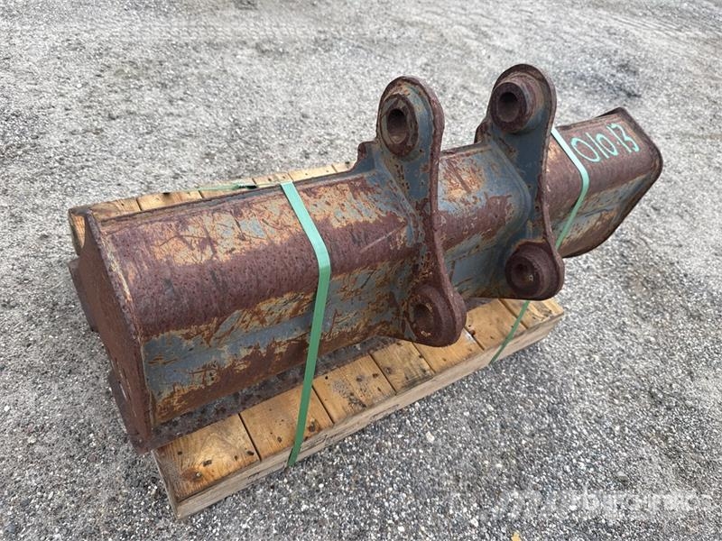  39 in Cleanup Excavator Bucket - Fits Cat 303 Kauhat
