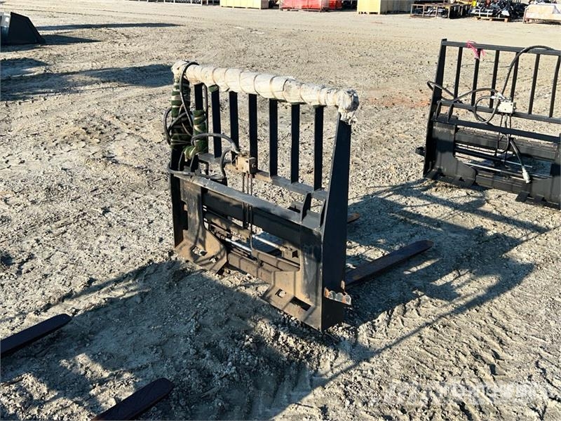 42 in Hydraulic Skid Steer Forks Fourche