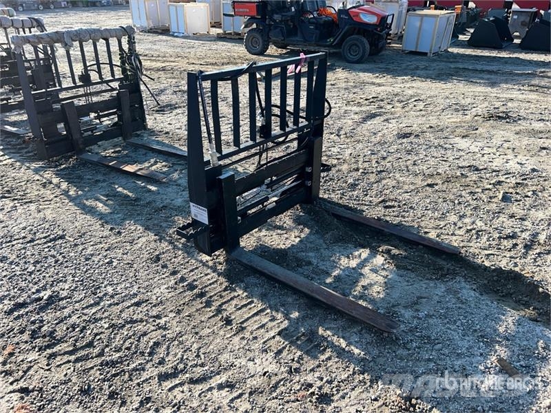  42 in Hydraulic Skid Steer Forks Fourche