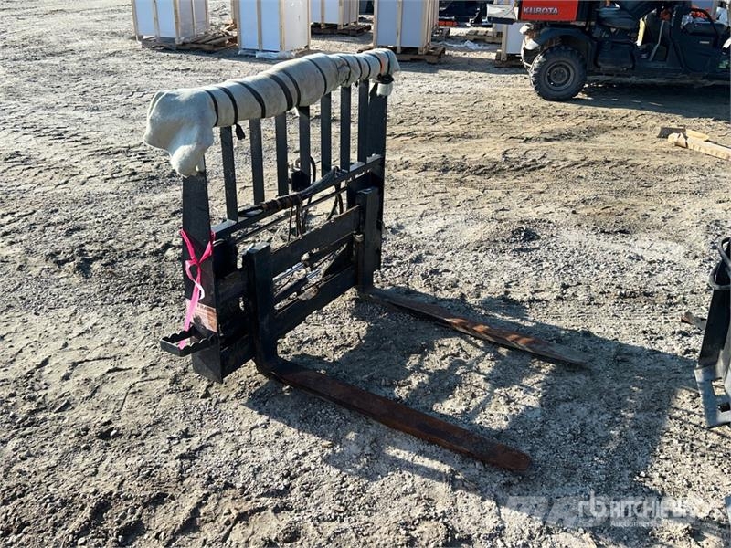  42 in Hydraulic Skid Steer Forks Fourche