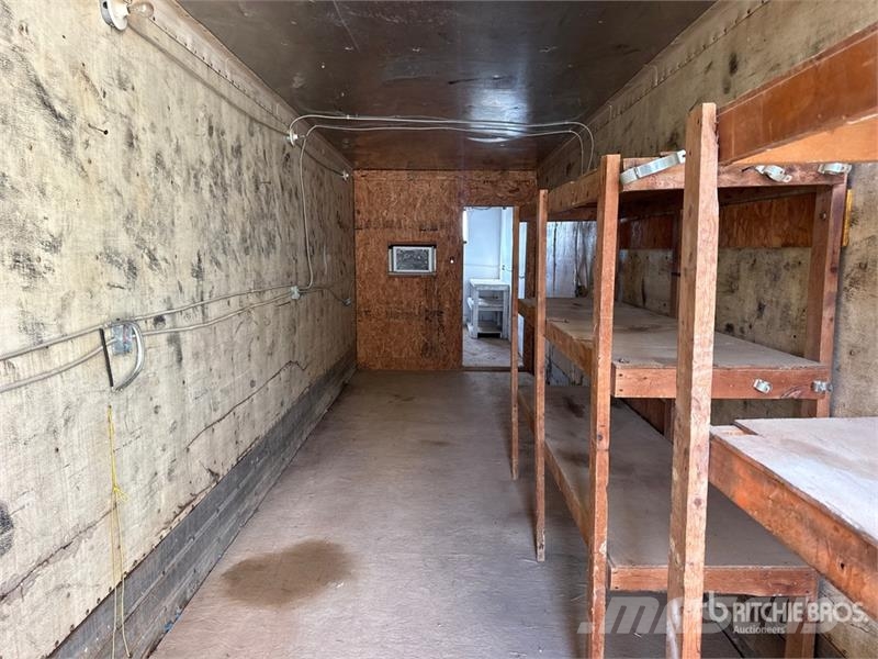  45 ft x 102 in T/A Van Trailer Furgons