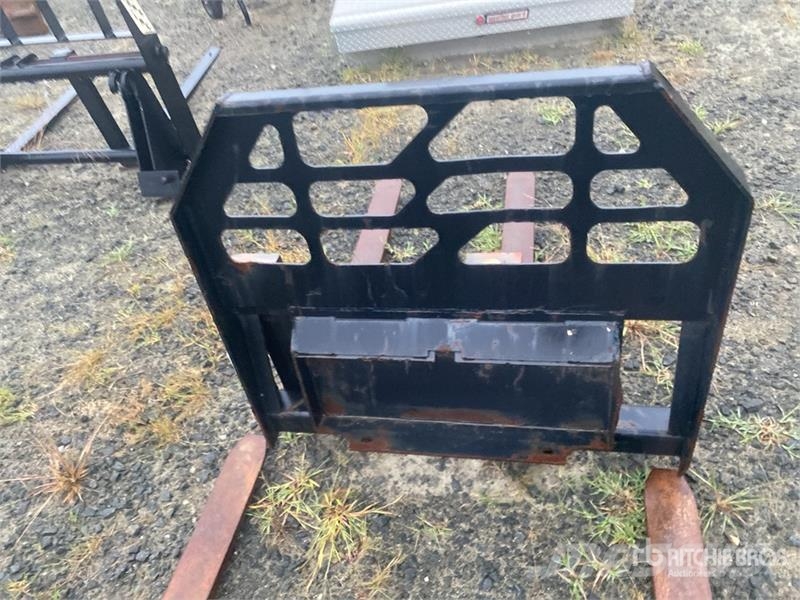 48 in Skid Steer Forks Fourche