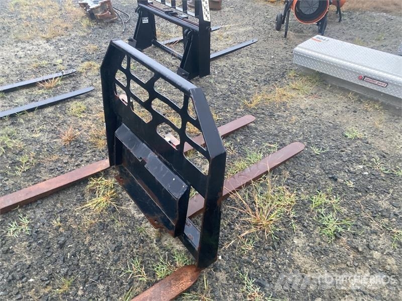 48 in Skid Steer Forks Fourche