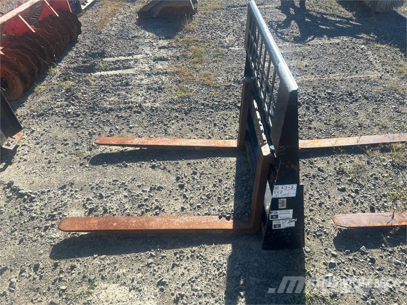 48 in Skid Steer Forks Fourche