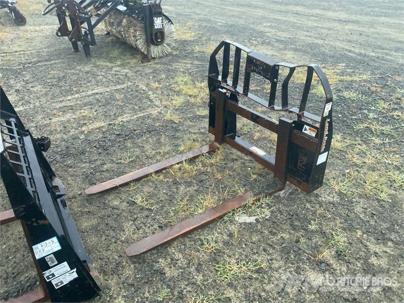  48 in Skid Steer Forks Fourche